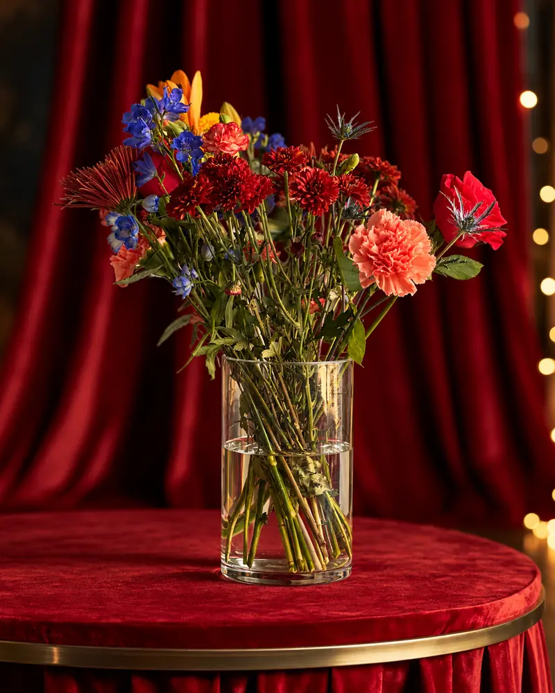 Example with sample flowers: christmas, in the Red velvet · Christmas room